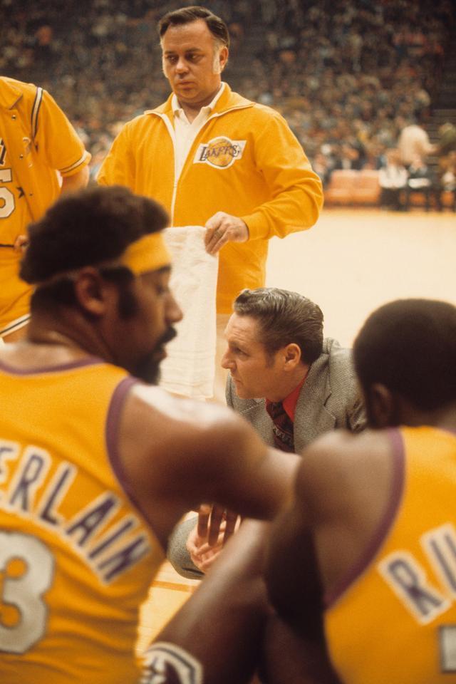 杰出球员献 杰出球员献