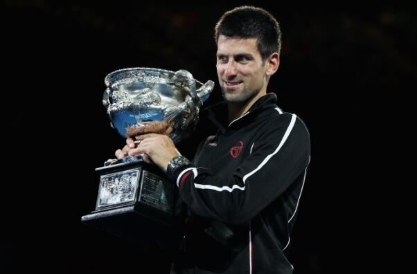 尽管他在国 尽管他在国